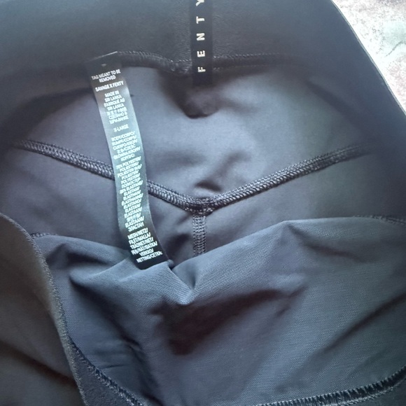 Savage X Fenty Sport Leggings (B01) - Picture 3 of 10